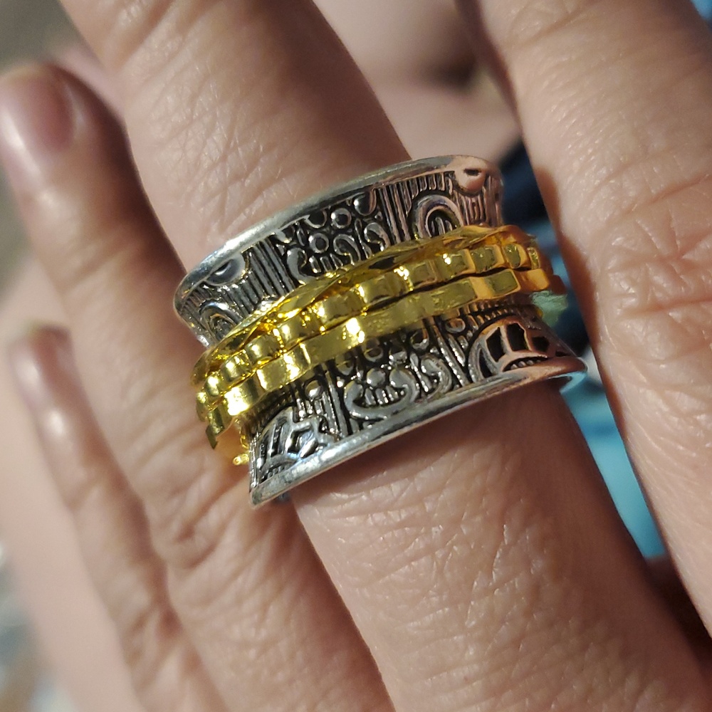 Geometric Fidget Ring - Picture 9 of 9